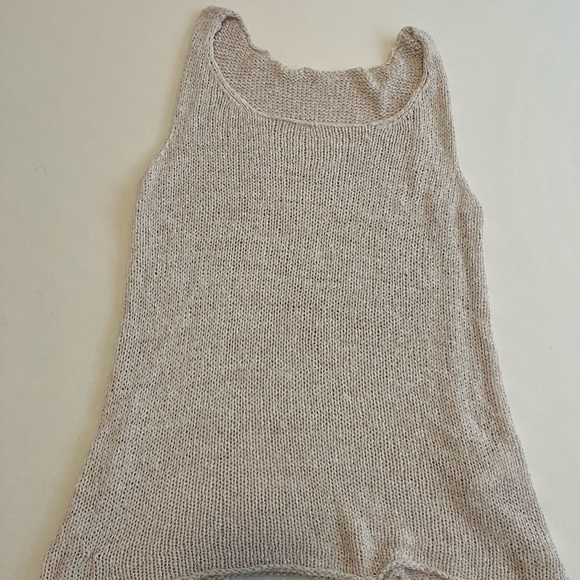 H&M Top - Picture 1 of 5